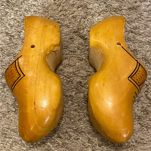 Vintage Hand Carved Holland Dutch Wooden Children’s Clogs - Picture 4 of 5